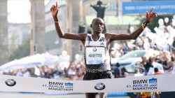 BERLIN MARATHON: Dennis Kimetto Kimetto läuft mit 2:02:57 Stunden Weltrekord